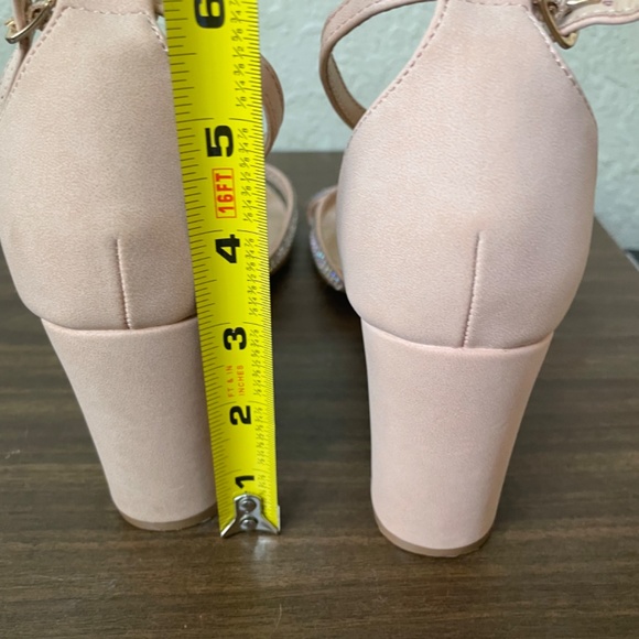 Journee Collection Denali Nude Sequin Beaded Pump - Picture 3 of 7